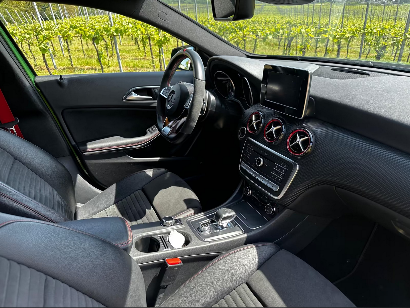 Detalle Mercedes-Benz A 45 AMG importado desde Alemania